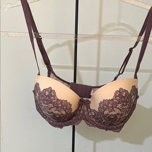 Victoria's Secret Lace Underwire Bra in Purple & Pink. Size 32DD.